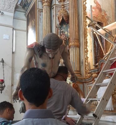 No momento em que o Bom Jesus estiver passando pelas ruas, a orientação é que os fiéis o recebam em casa, sem acompanhá-lo.