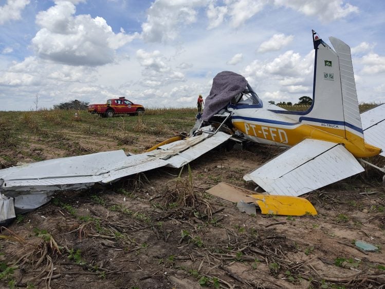 Piloto morre após queda de avião monomotor em Minas