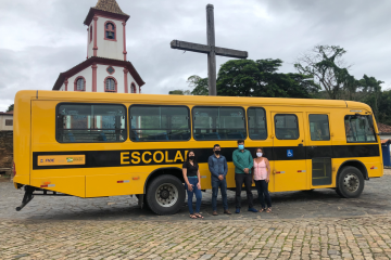 Prefeitura de Nova Era adquire novo ônibus para rede municipal de educação