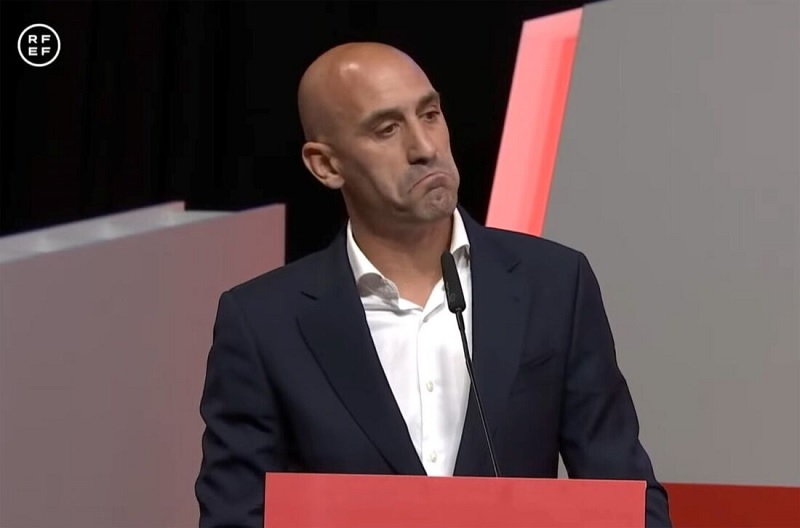 Luis Rubiales Banido Por Tr S Anos Pela Fifa Ap S Beijo N O