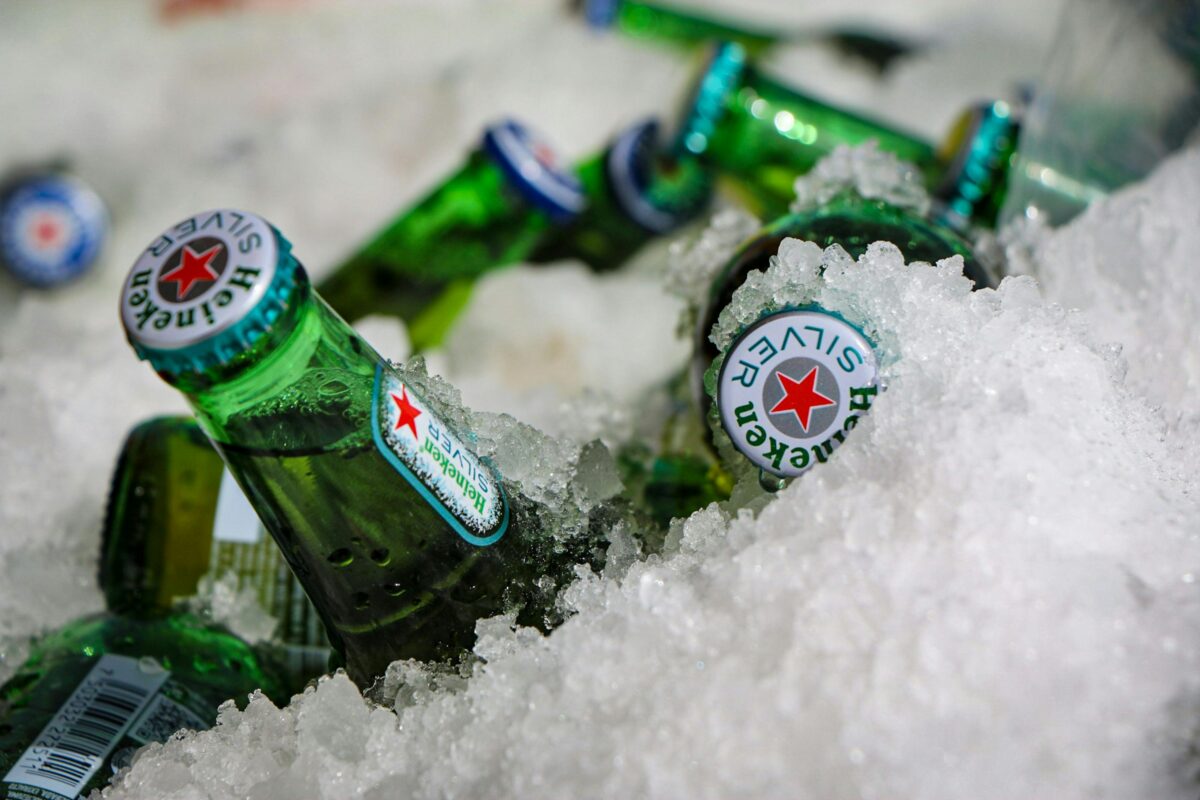 Gelar cerveja com guardanapo