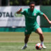 O jogador Vitor Roque, da SE Palmeiras, durante treinamento, na Academia de Futebol. (Foto: Cesar Greco/Palmeiras/by Canon)