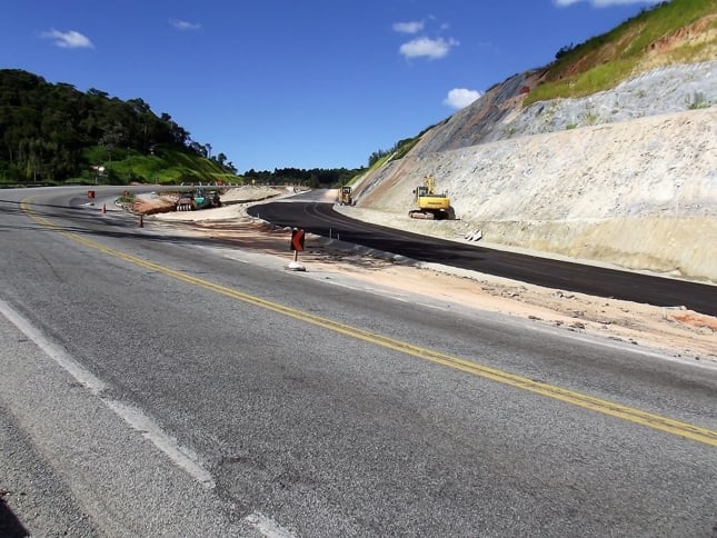 Alguns pontos da BR-381 com sinalização alterada, entre Antônio Dias e Belo Horizonte