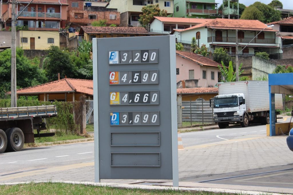 Postos de combustíveis em Itabira reajustam os valores da gasolina