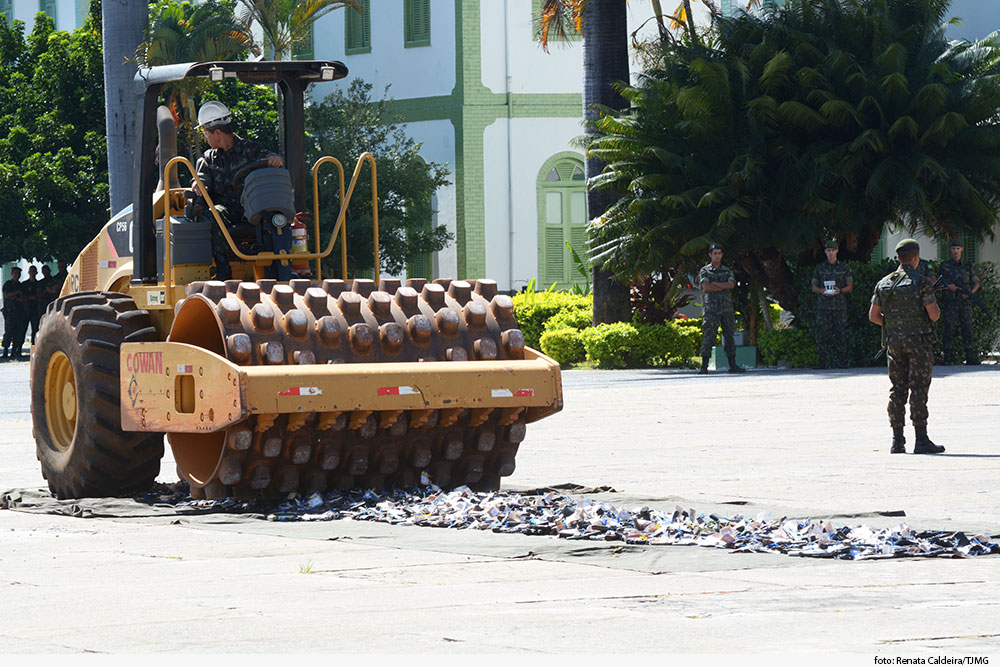 Mais de quatro mil armas são destruídas em Minas Gerais