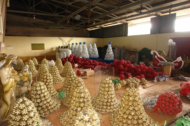 Itabira prepara mais uma decoração de Natal com materiais recicláveis