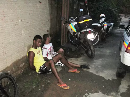 Polícia encontra droga no esgoto e prende dois suspeitos na Marajó