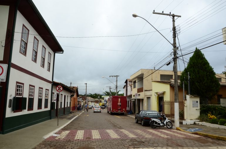 Região central de São Gonçalo terá iluminação substituída