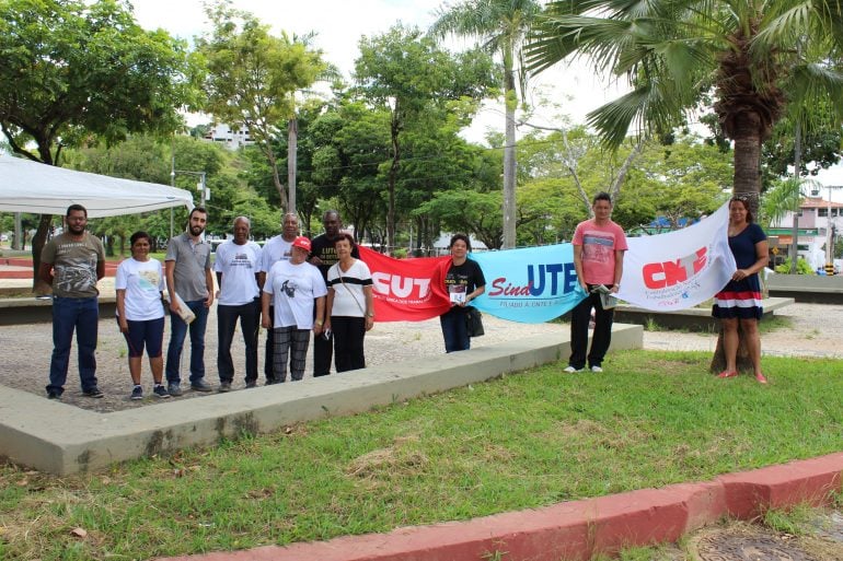 Contra a Reforma da Previdência e atrasos em salários do estado, professores fazem mobilização em Itabira