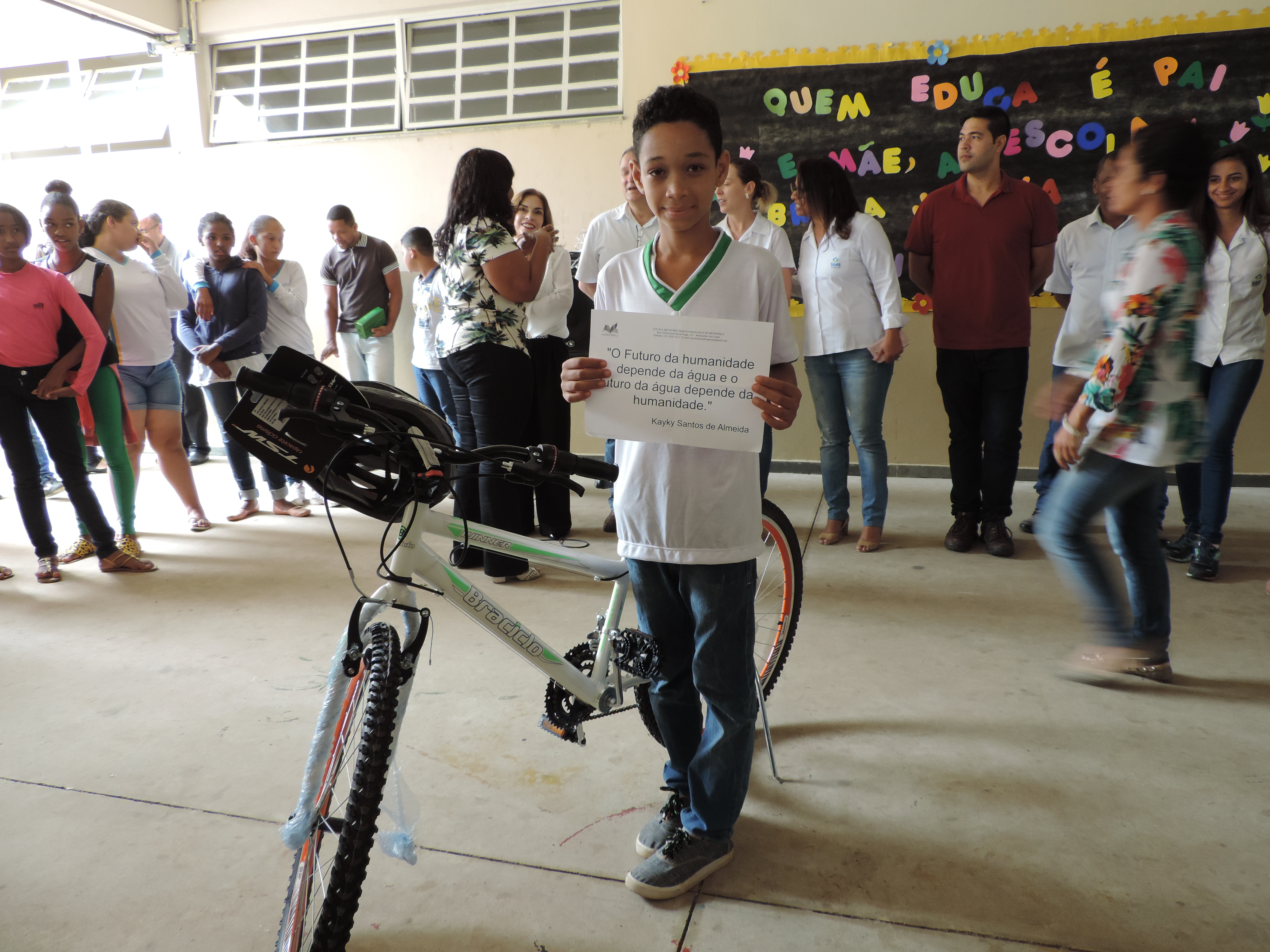 Aluno da Escola Municipal Marina Bragança vence concurso de frases