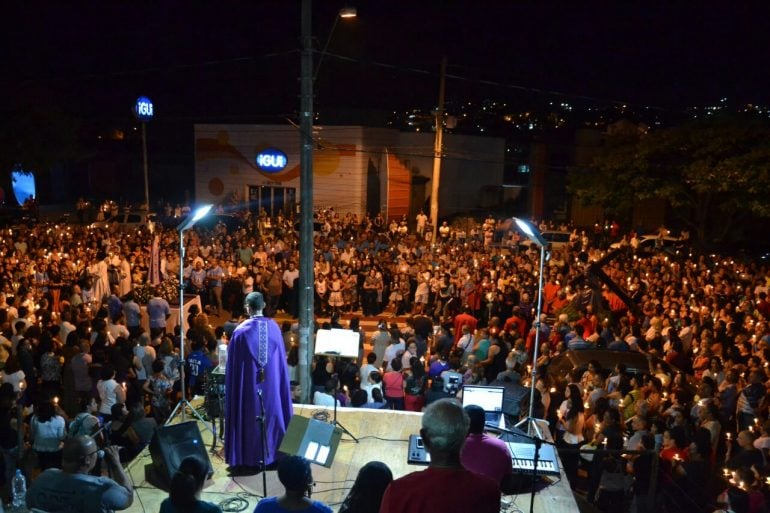 Em Itabira, padre adverte cristãos que defendem violência e fazem dela um espetáculo