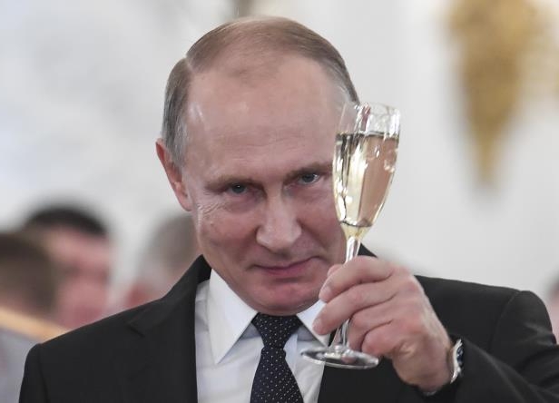 Vladimir Putin se mantém no poder na Rússia
