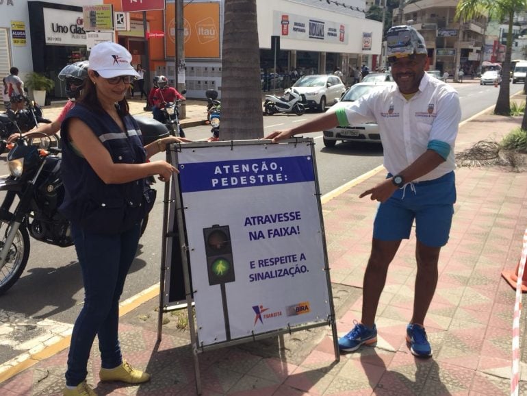 Campanha ‘Pé na Faixa’ visa educar motoristas e pedestres e reduzir número de atropelamentos em Itabira