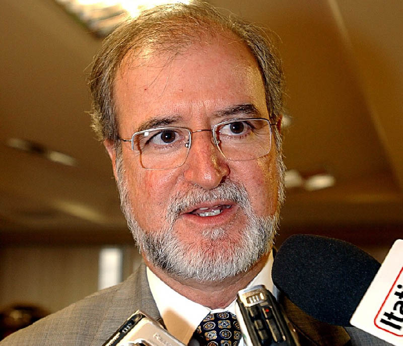 TJ nega recurso e determina prisão imediata de Eduardo Azeredo