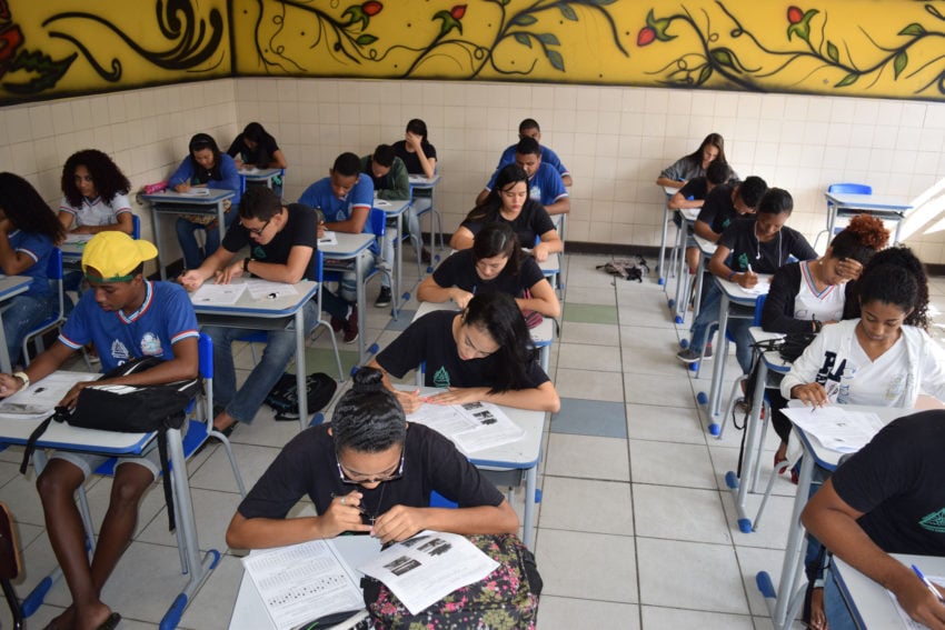 Quem está concluindo o ensino médio na rede pública está livre da taxa do Enem