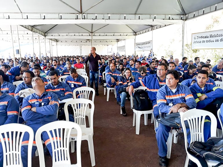 Trabalhadores da Anglo American aceitam proposta de suspensão dos contratos