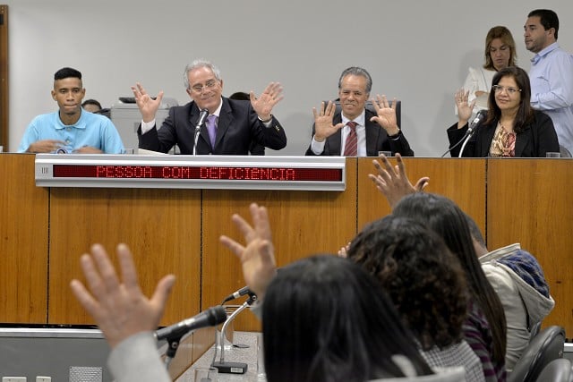 Em audiência na ALMG, deficientes auditivos de Itabira reivindicam mais acessibilidade em órgãos públicos