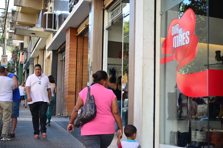 Comércio de Itabira tem horário especial nesta véspera de Dia das Mães