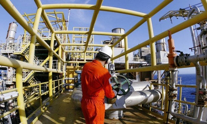 Petroleiros param produção de seis plataformas no Rio, diz sindicato