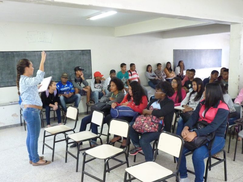Parceria entre Unifei e Rotary qualifica jovens do bairro Pedreira