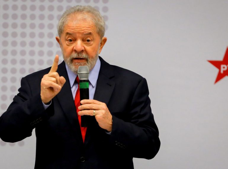 Lula retira recurso no STF para evitar decisão sobre candidatura