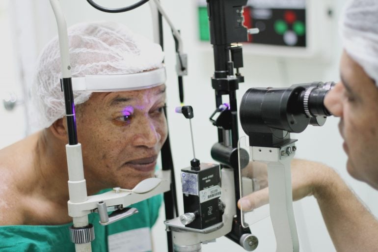 Mais de 30 pacientes são atendidos em mutirão de cirurgias de glaucoma em Itabira