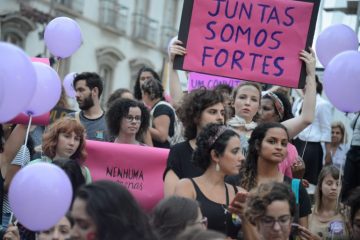 Campanha alerta sobre os riscos do feminicídio; confira