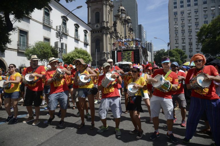 Mais de 50 blocos desfilam de hoje até domingo no Rio de Janeiro