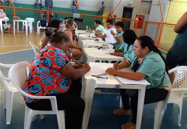 Beneficiários do Minha Casa Minha Vida assinam contratos em Santa Bárbara