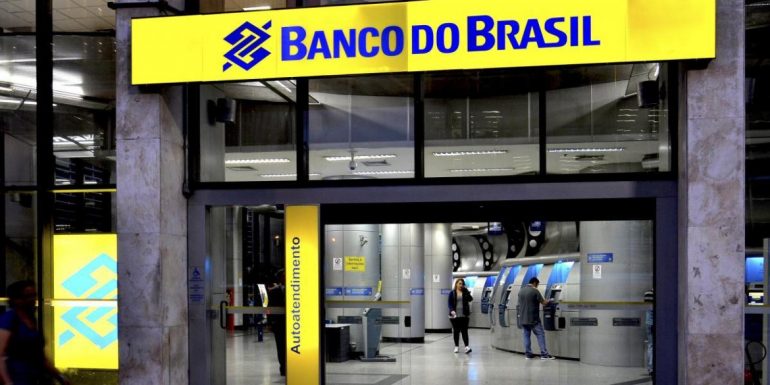 Caixa e BB iniciam quinta fase de pagamento de abono do PIS/Pasep Caixa e BB iniciam quinta fase de pagamento de abono do PIS/Pasep