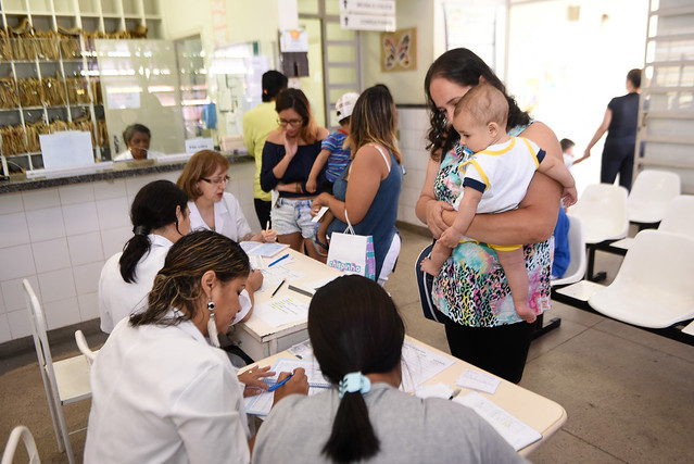 Todas as crianças de 6 meses a 1 ano devem ser vacinadas contra o sarampo