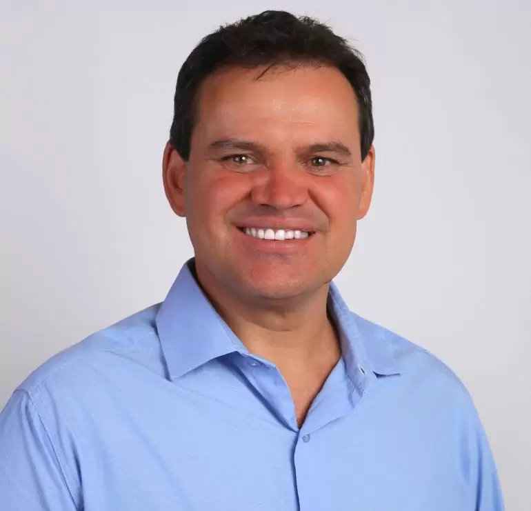 Conheça o candidato e suas propostas: Fernando Rolla