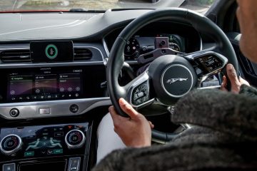 Que recompensa! Steve Jobs dá chaves de um Jaguar para sua secretária e diz: “Nunca mais se atrase”