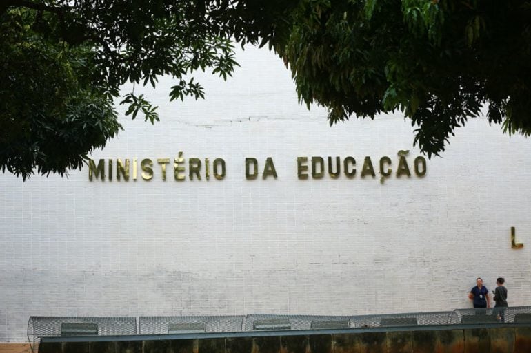 Governadores do Nordeste pedem revisão de bloqueio nas universidades