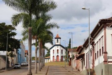 Pintor cai da escada, bate a cabeça e morre em Santa Bárbara