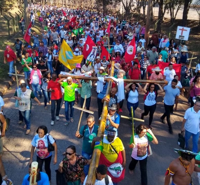 Romaria reúne milhares em Itabira e tem discurso contra a Vale