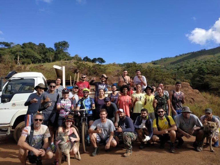 Projeto recolhe lixo da Cachoeira da Cambota em Barão de Cocais