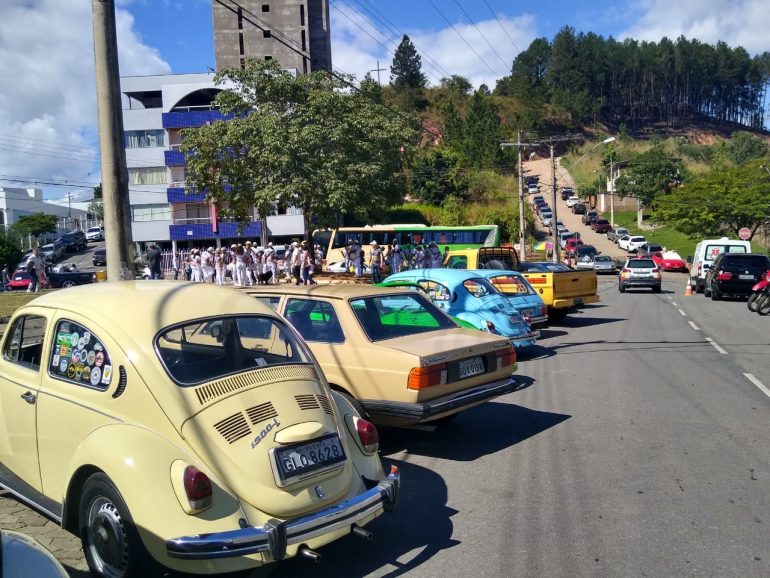Galeria de Fotos: 7º Encontro de Fuscas e Carros Antigos em Nova Era