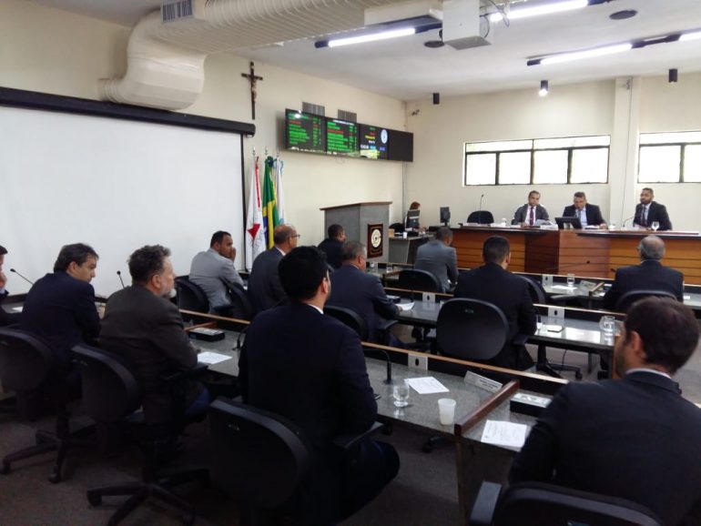 Câmara de Itabira aprova adequações em cargos de chefia da Prefeitura