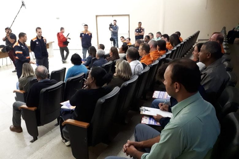 Defesa Civil recorre a líderes comunitários para mobilizar população para o simulado de Itabira