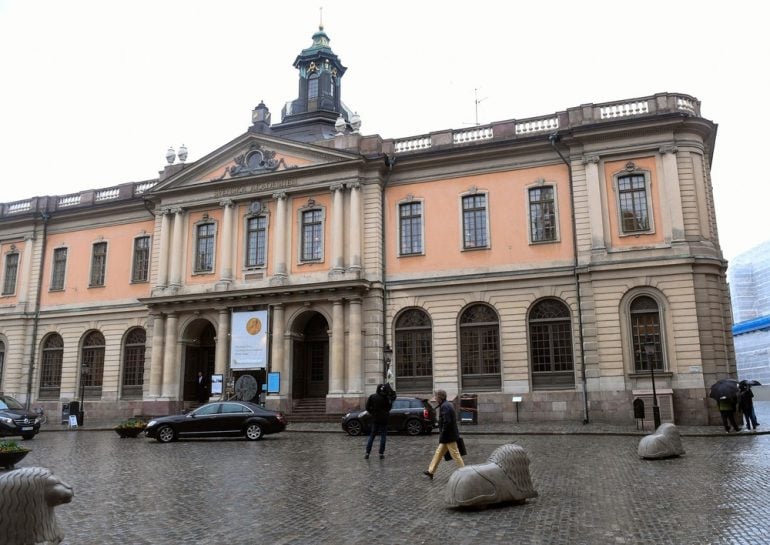 Após polêmica no ano passado, Academia Sueca entrega Prêmio Nobel de Literatura