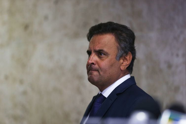 Executiva nacional do PSDB recebe pedido de expulsão de Aécio Neves