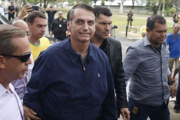 Aprovação do governo Bolsonaro cai 15 pontos desde a sua posse