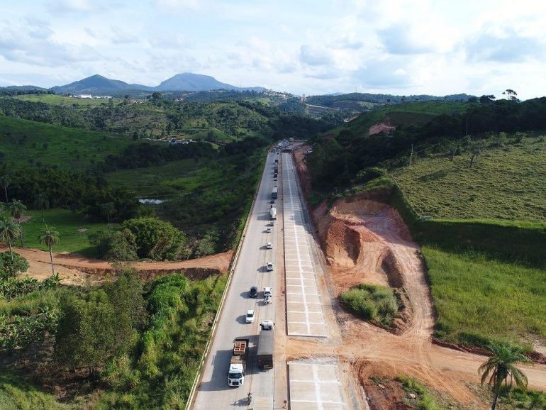 Trânsito será paralisado na BR-381 nesta quarta à tarde e à noite Trânsito será paralisado na BR-381 nesta quarta à tarde e à noite