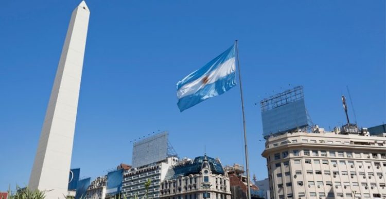 Com dívidas de mais de US$ 40 bi, Argentina fecha acordo com o FMI