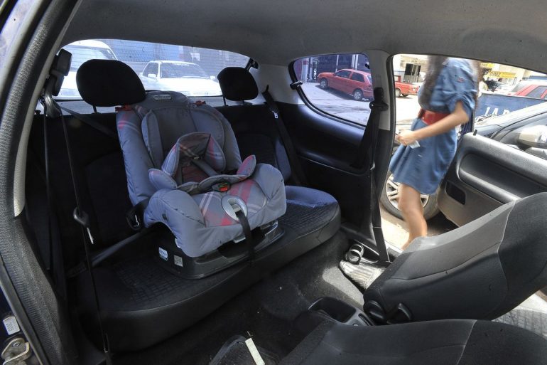 Após obrigação da cadeirinha, internações e mortes de crianças em acidentes de trânsito caem