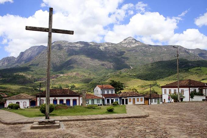 Prefeitura de Catas Altas vacina cães e gatos contra raiva