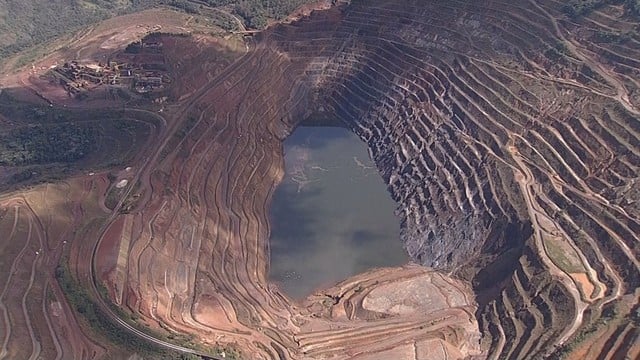 Talude em Barão de Cocais se movimenta a 51,8 cm/dia, diz Corpo de Bombeiros