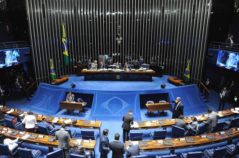 Senado aprova PL com punição para abuso de autoridade