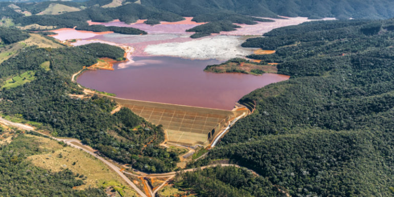 Vale suspende alteamento de Itabiruçu após identificar alterações no terreno